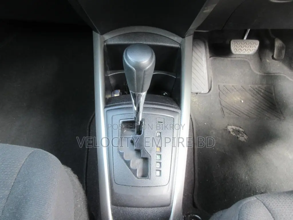 Toyota Corolla Fielder 2021 Silver