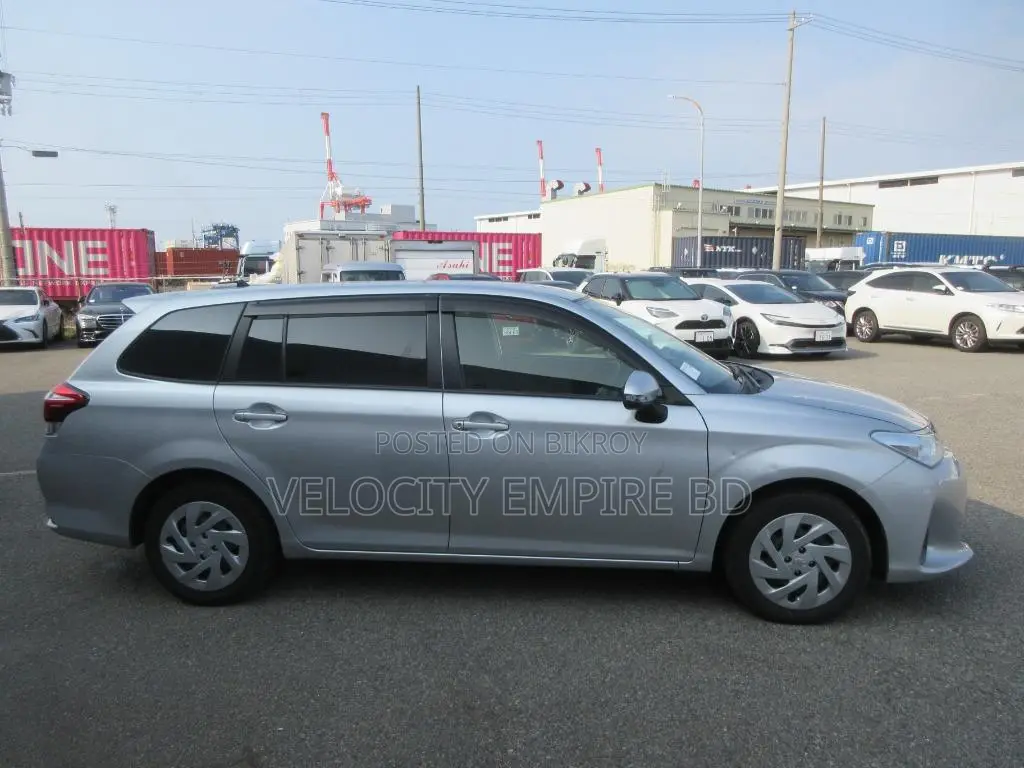 Toyota Corolla Fielder 2021 Silver