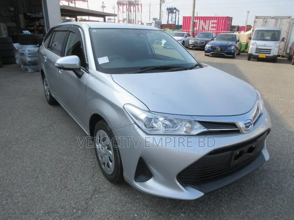 Toyota Corolla Fielder 2021 Silver