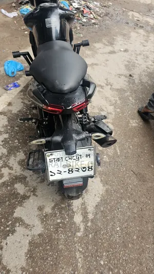 ইউএম রকভিলে ১২৫ ২০২২ কালো