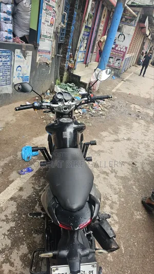 ইউএম রকভিলে ১২৫ ২০২২ কালো
