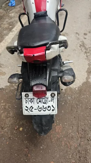 ইয়ামাহা ওয়াইজেএফ-আর ২০১৬ সাদা