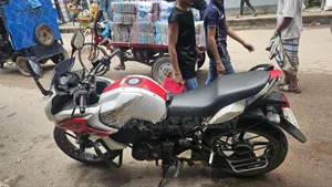 ইয়ামাহা ওয়াইজেএফ-আর ২০১৬ সাদা