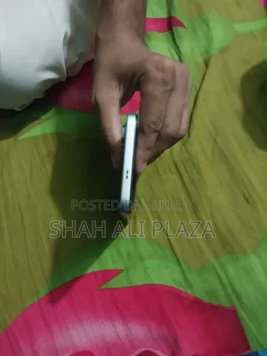 ইনফিনিক্স হট ৬০আই ১২৮ জিবি সিলভার