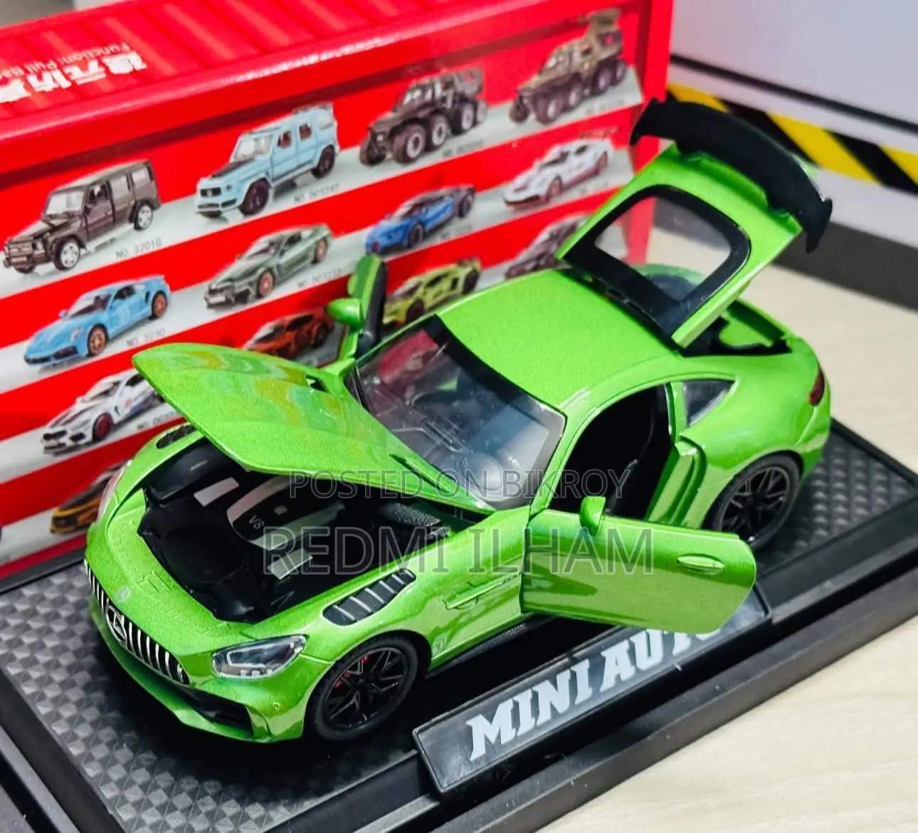 1:32 Scale Mercedes-Amg GT R