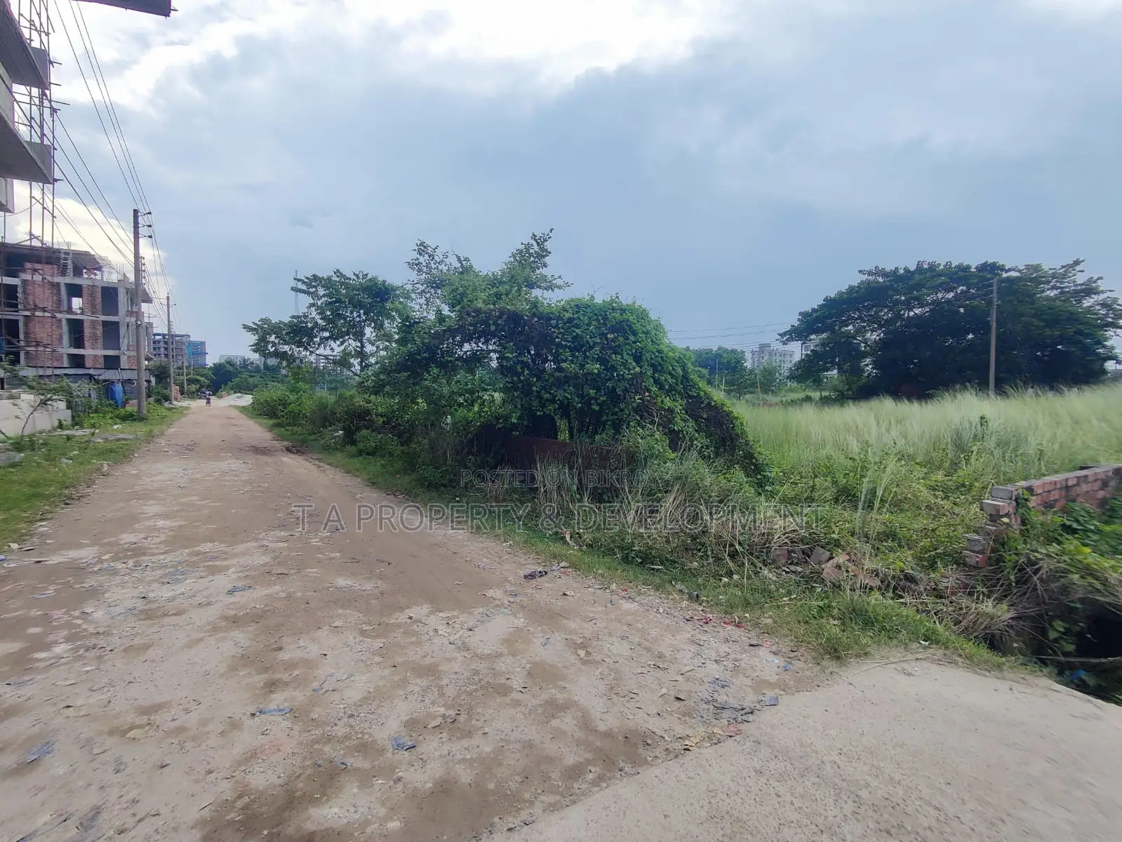 ১০ কাঠা দক্ষিণমুখী জমি বিক্রি। ব্লক - এম