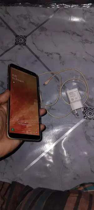 Samsung Galaxy J8 64 GB Gold