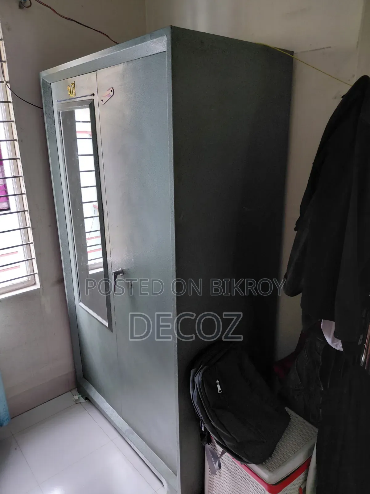স্টিল আলমিরা আলমারি