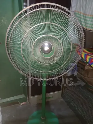 বড় একটি GFC ষ্ট্যান্ড ফ্যান