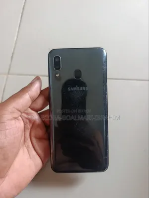 Samsung Galaxy A20 32 GB Black