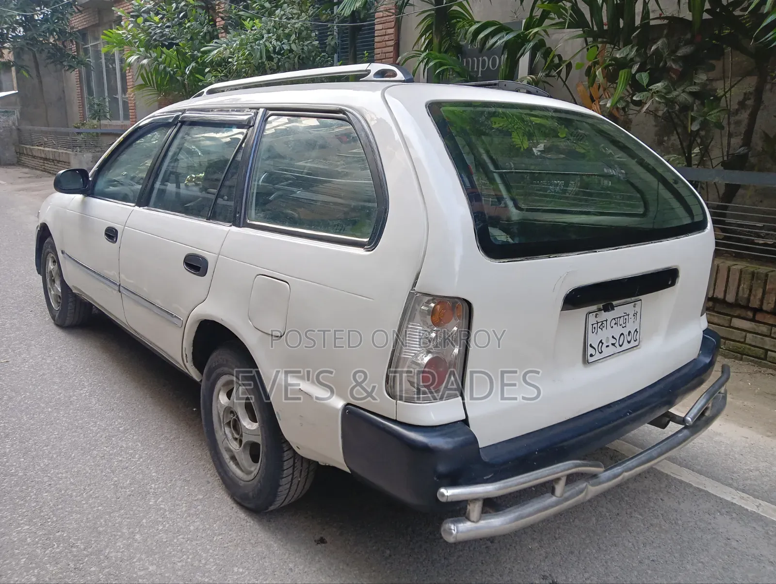 Toyota Corolla 1997 White