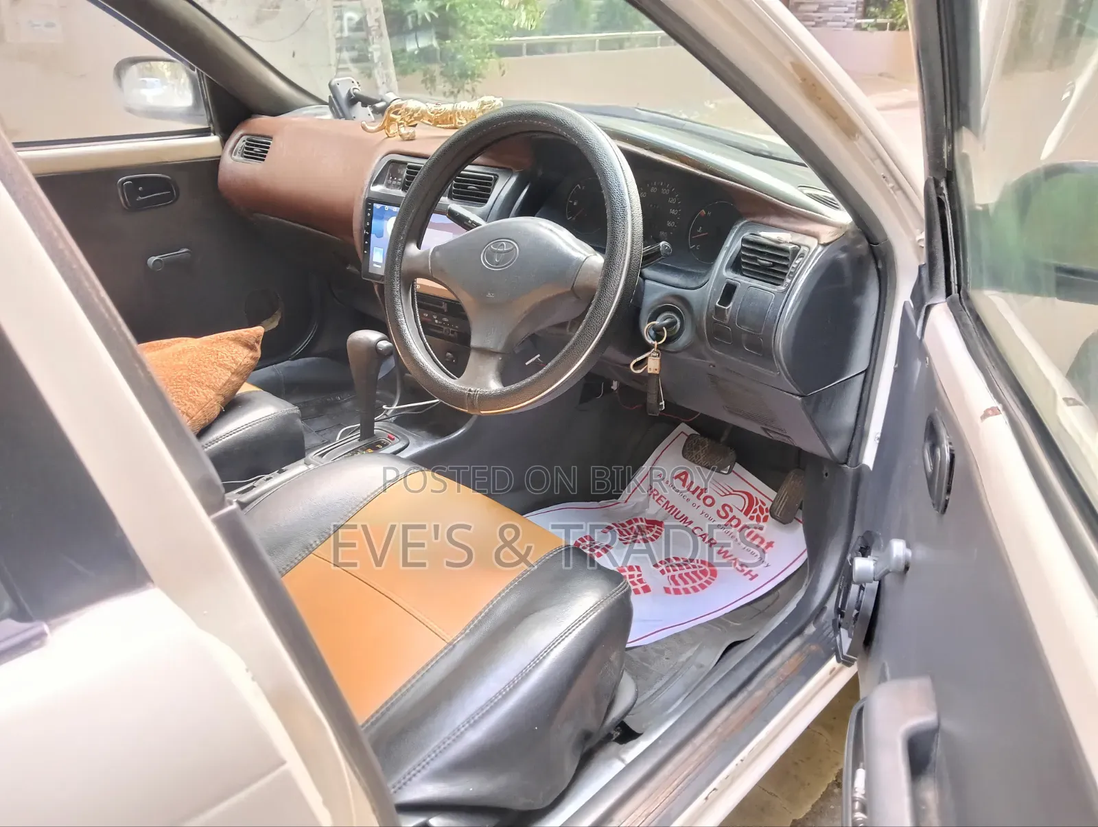 Toyota Corolla 1997 White