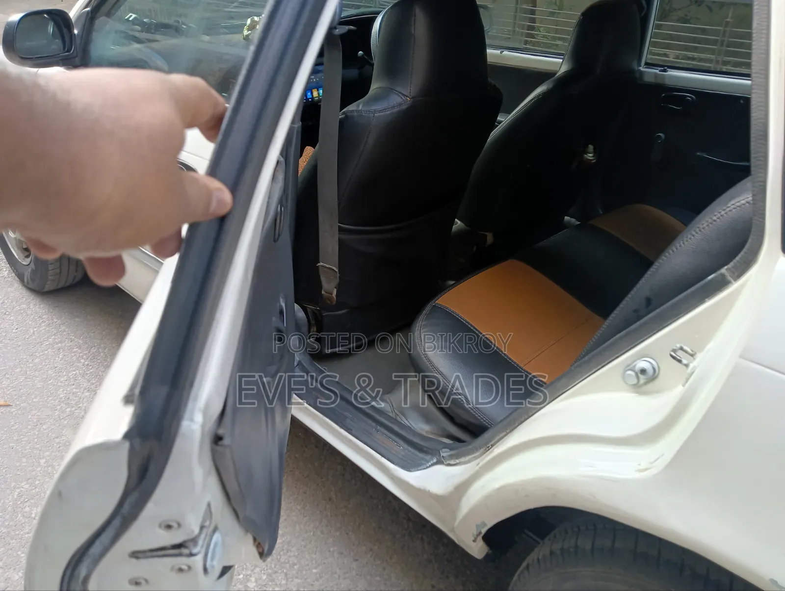 Toyota Corolla 1997 White