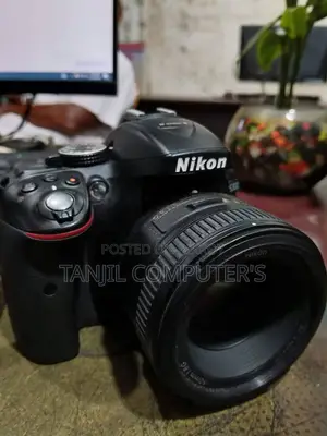 ডিএসএলআর ক্যামেরা
