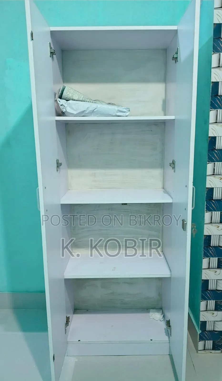 Almirah/Wardrobe