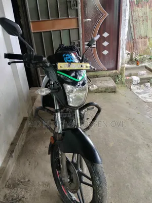 হিরো এক্সট্রিম ১২৫আর ২০১৮ কালো