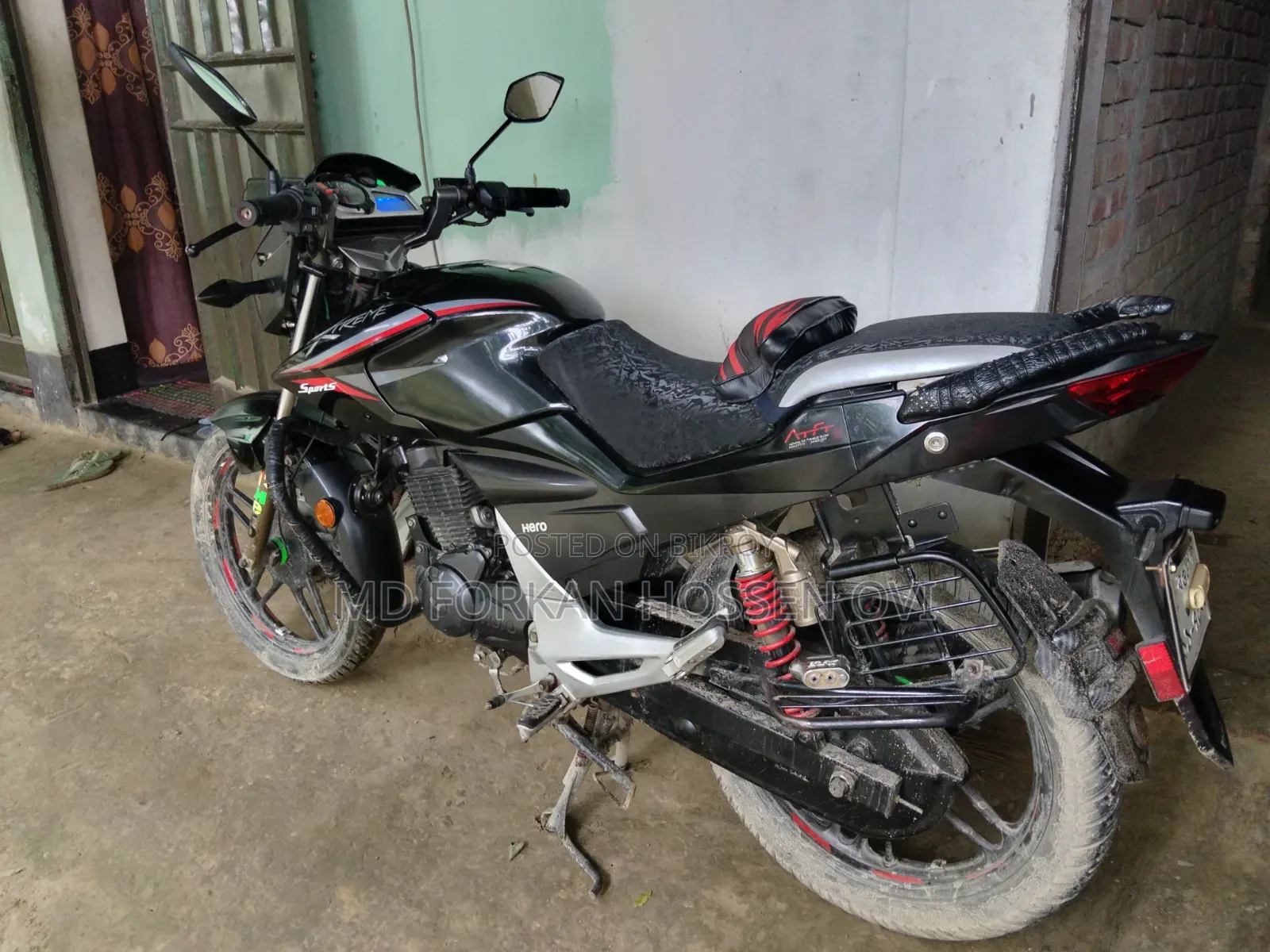 হিরো এক্সট্রিম ১২৫আর ২০১৮ কালো