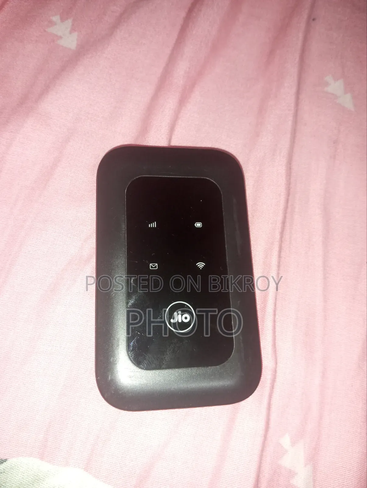 Jio Pocket Router use WiFi with SIM 12 hours battery backup good condition