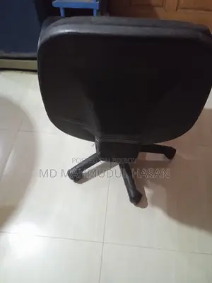 চেয়ার বিক্রি হবে