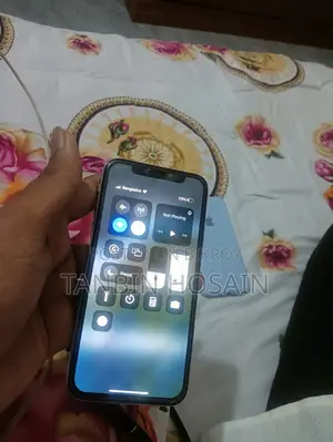অ্যাপল আইফোন এক্স ৬৪ জিবি হোয়াইট