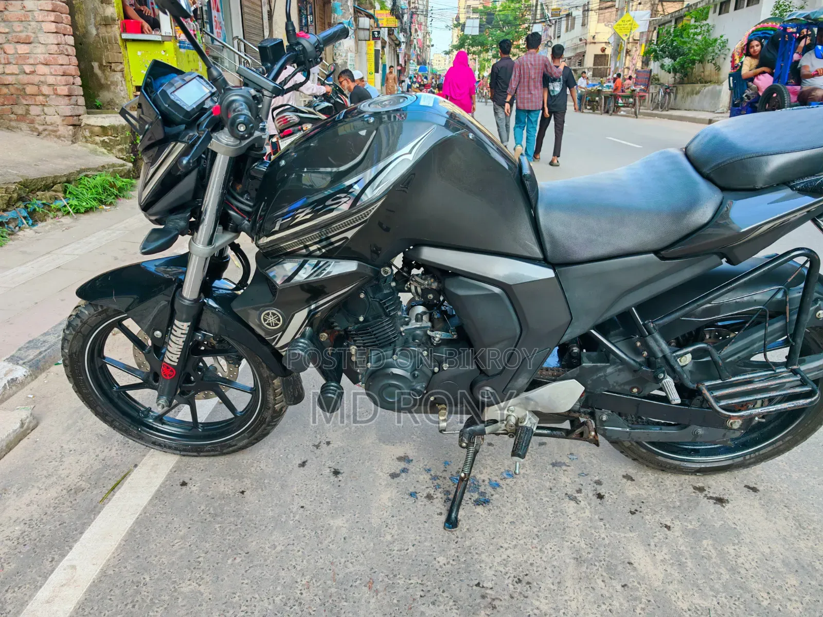 ইয়ামাহা এফজেডএস ভি২ ২০২৪ কালো
