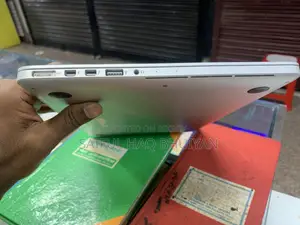 ল্যাপটপ অ্যাপল ম্যাকবুক প্রো ২০১৬ ৮জিবি ইন্টেল কোর আই৭ এসএসডি ৫১২জিবি