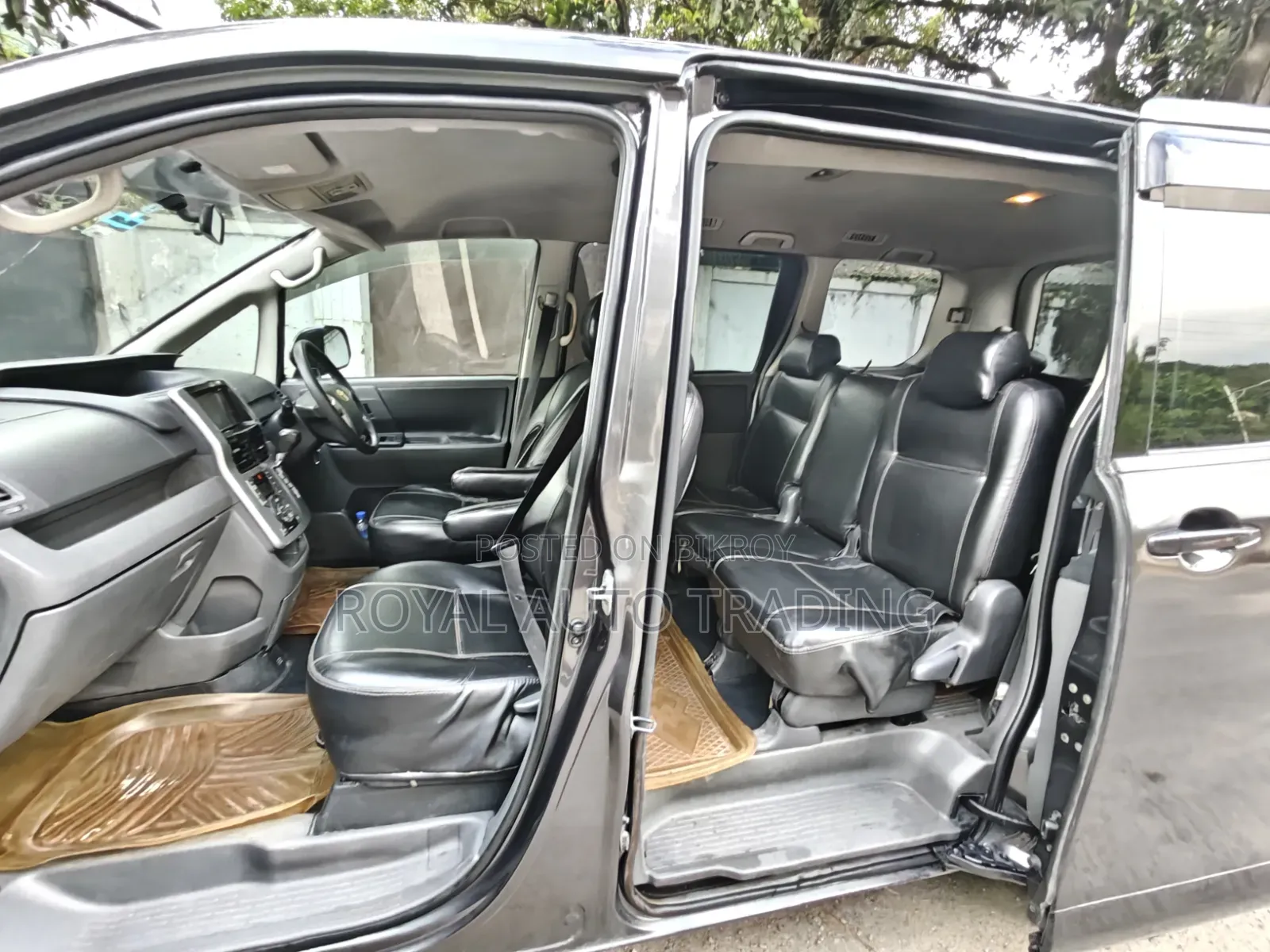 Toyota Noah 2008 Gray