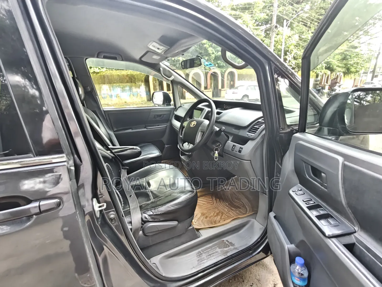 Toyota Noah 2008 Gray