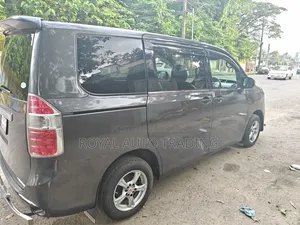 Toyota Noah 2008 Gray