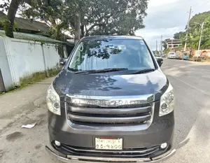 Toyota Noah 2008 Gray