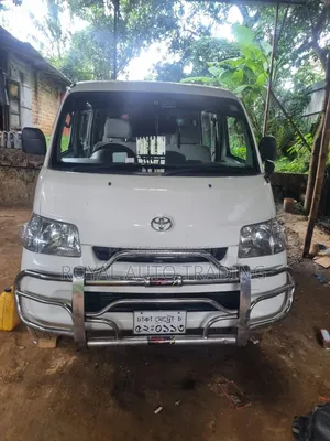 Toyota Noah 2010 White