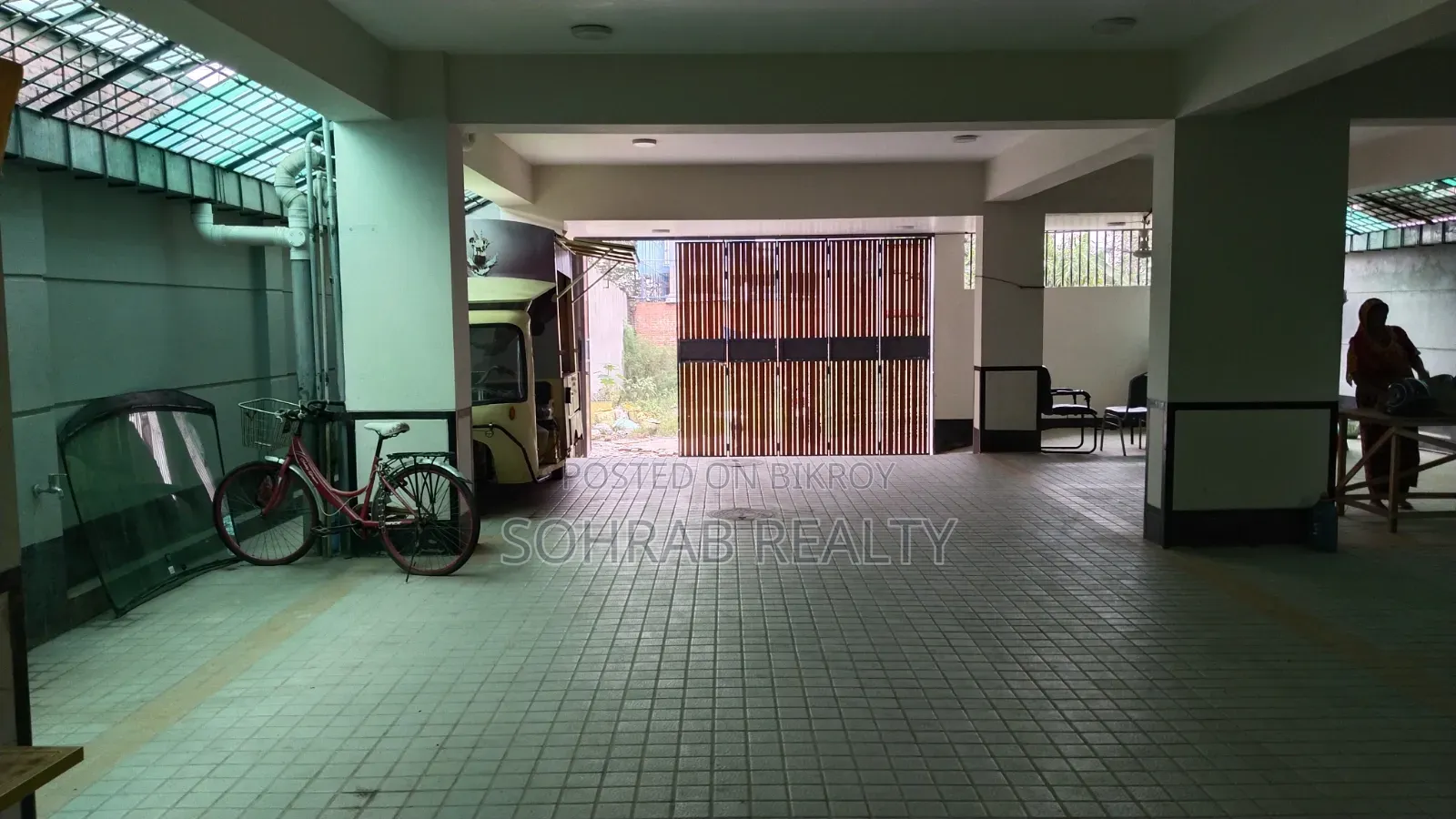 উত্তরায় সোহরাব রিয়েল্টিতে ১৮টি শোবার ঘরের বাড়ি বিক্রয়ের জন্য