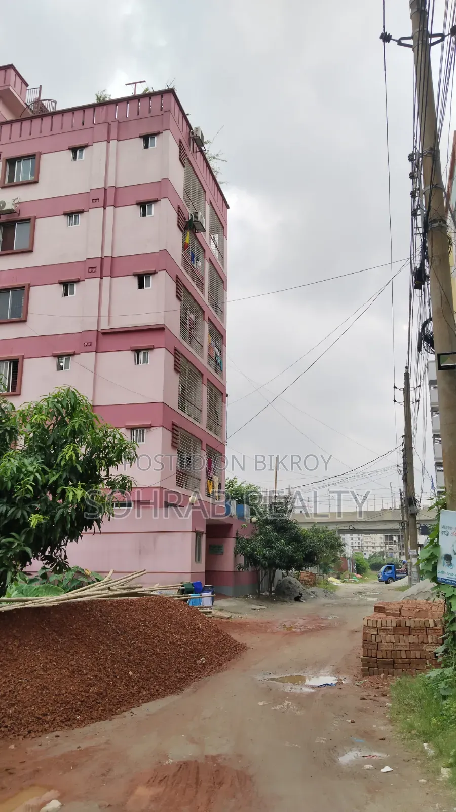উত্তরায় সোহরাব রিয়েল্টিতে ১৮টি শোবার ঘরের বাড়ি বিক্রয়ের জন্য