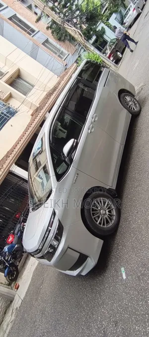 Toyota Voxy Hybrid V 2WD 7-Seater 2017 Silver