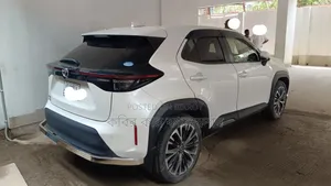 Toyota Yaris Cross 2021 Pearl