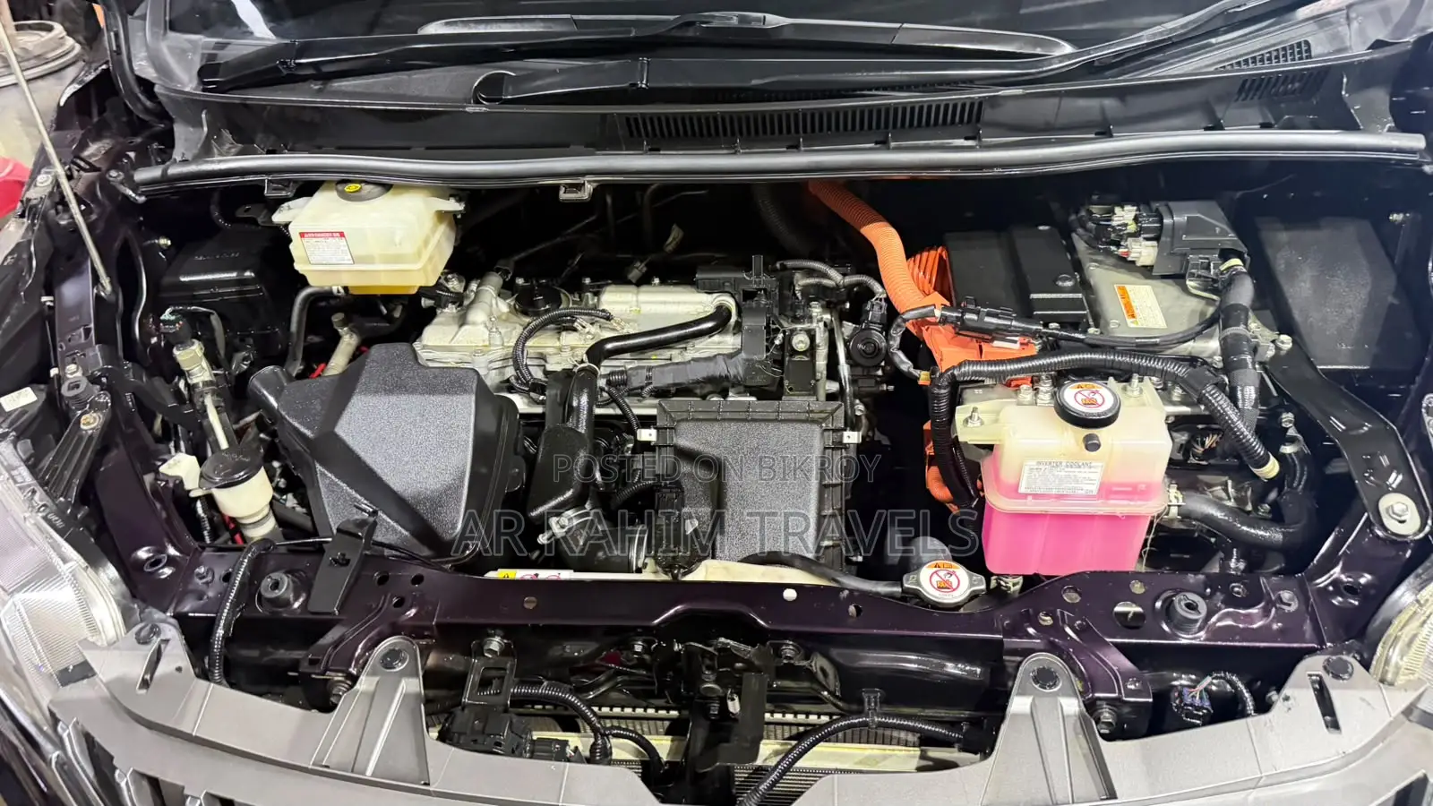 Toyota Esquire 1.8 FWD Hybrid (7 Seater) 2020 Maroon