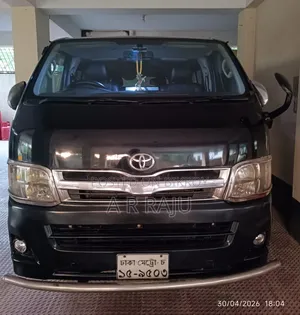 Toyota HiAce 2012 Black