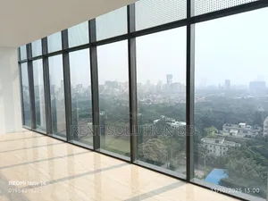 ফুললি কমার্শিয়াল ওপেন স্পেস
