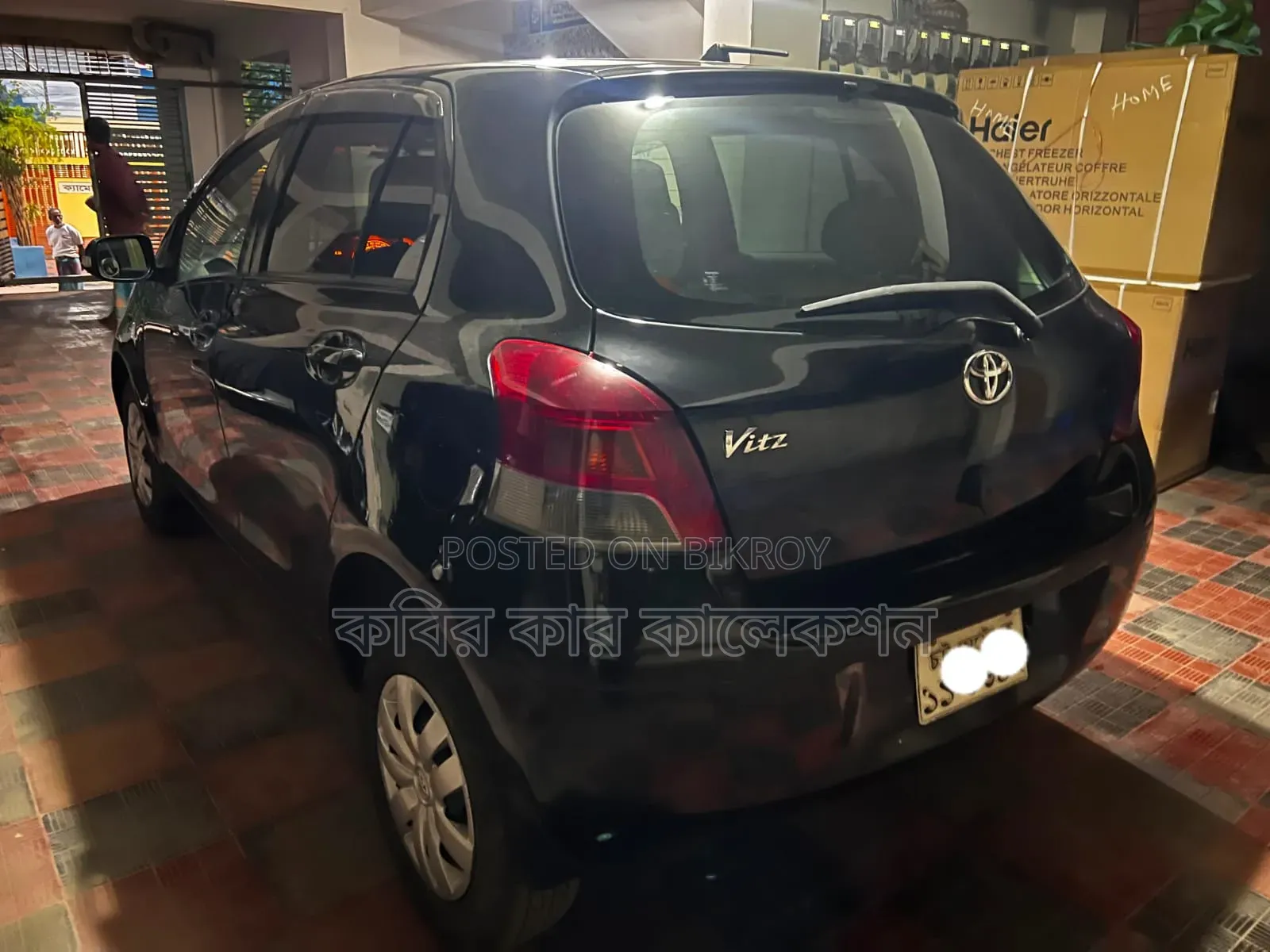 Toyota Vitz 2010 Black
