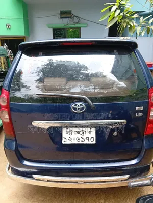 টয়োটা আভাঞ্জা ২০১১ ব্লু