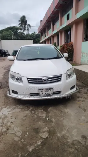 2010 White Toyota Axio