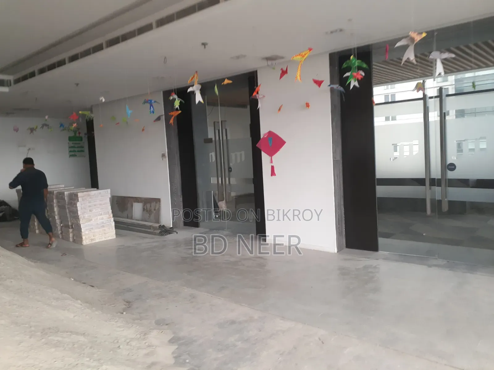 গুলশান এভিনিউতে সেন্ট্রাল এসি সহ ৯২৩০ বর্গফুটের বাণিজ্যিক অফিস ভাড়ার জন্য