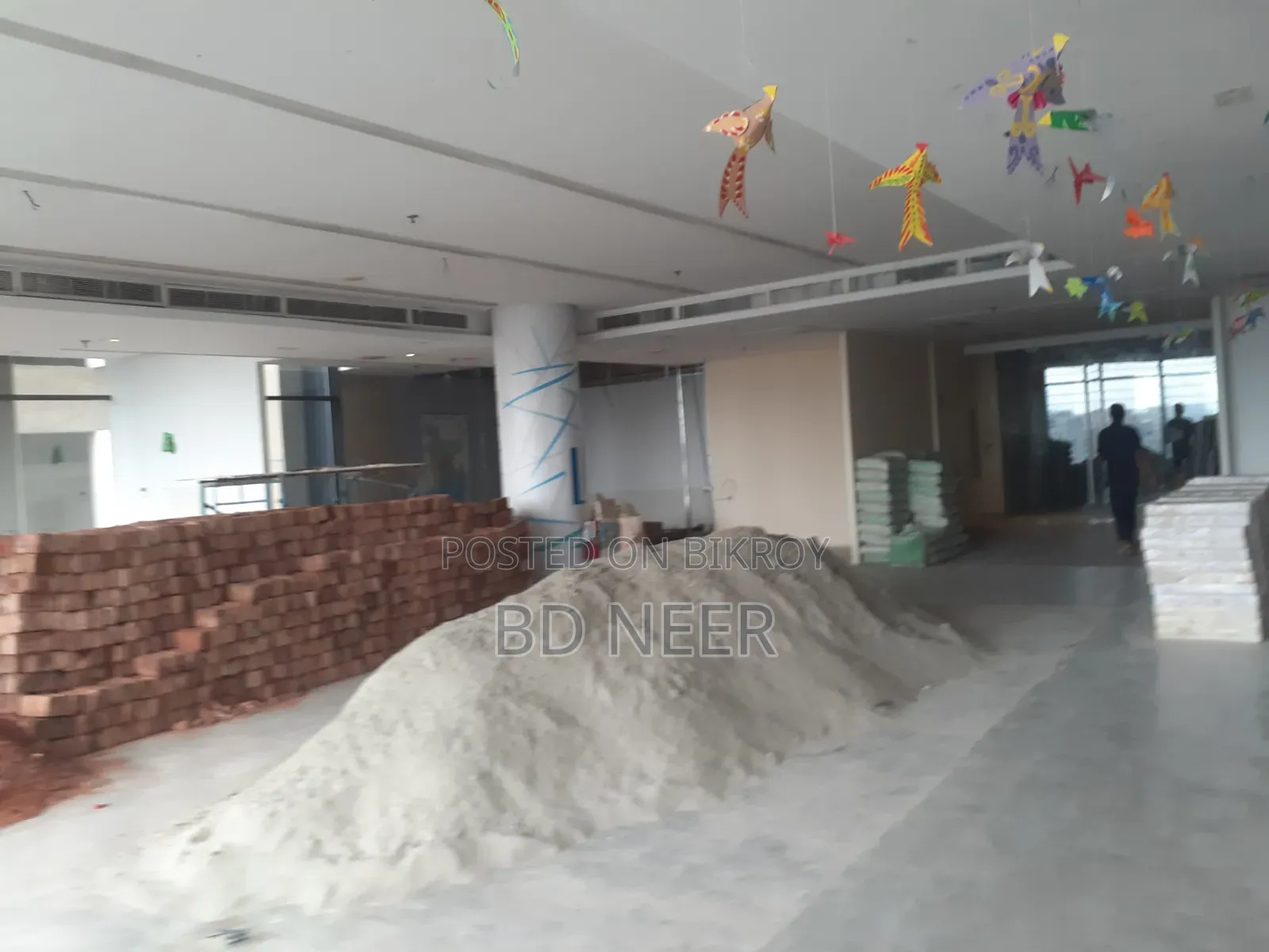 গুলশান এভিনিউতে সেন্ট্রাল এসি সহ ৯২৩০ বর্গফুটের বাণিজ্যিক অফিস ভাড়ার জন্য