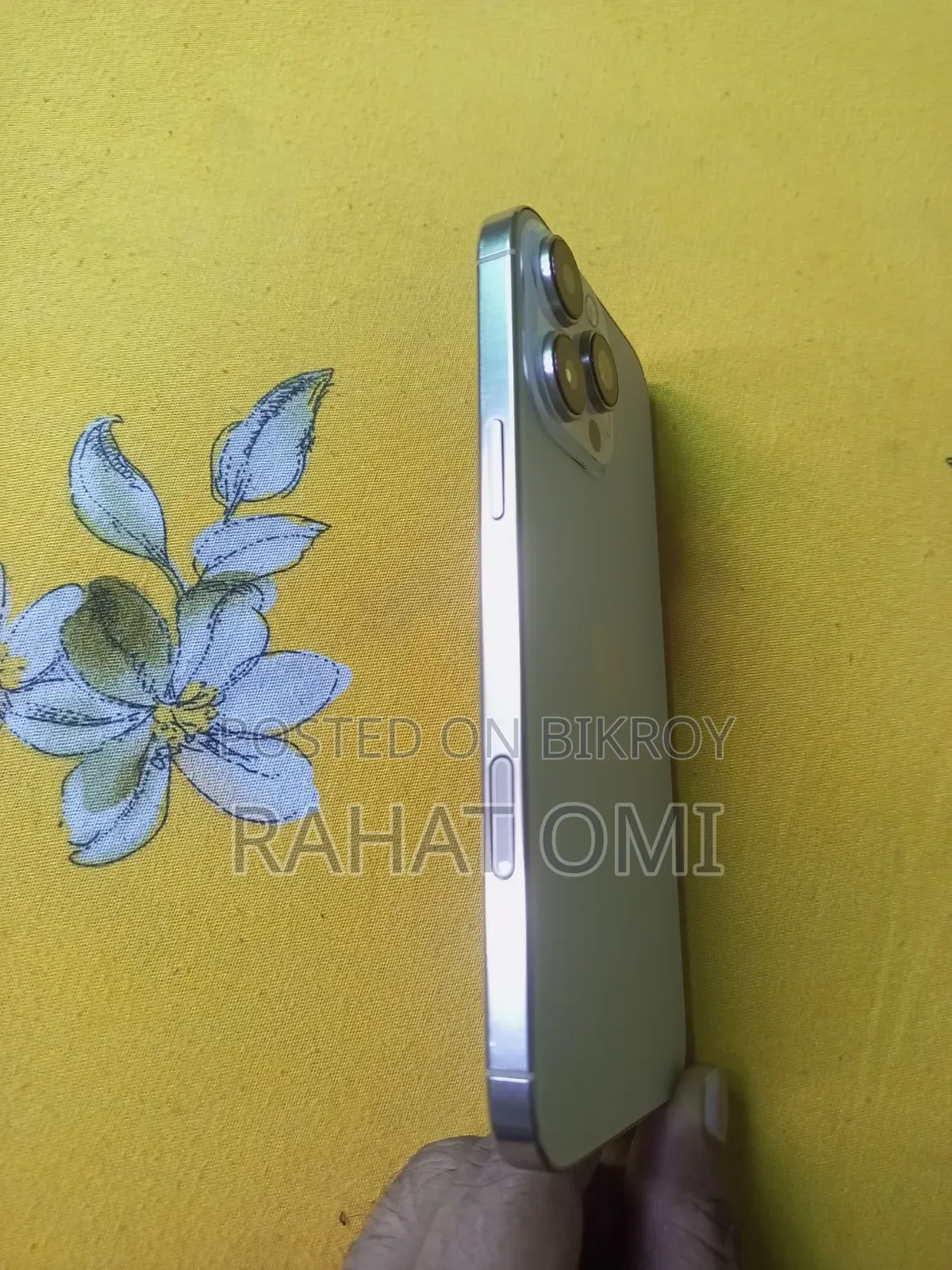 অ্যাপল আইফোন ১৬ প্রো ৫১২ জিবি গোল্ড
