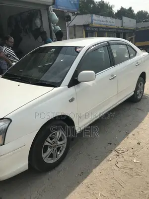 টয়োটা প্রমিও ২০০৩ সাদা