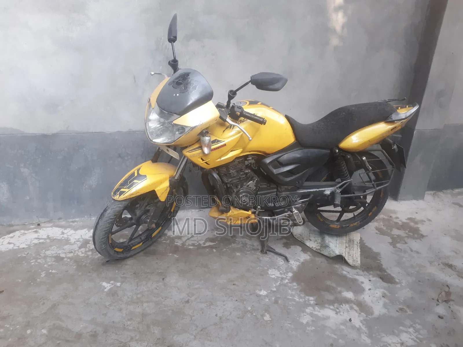 TVS Apache 180 RTR 2013 Yellow