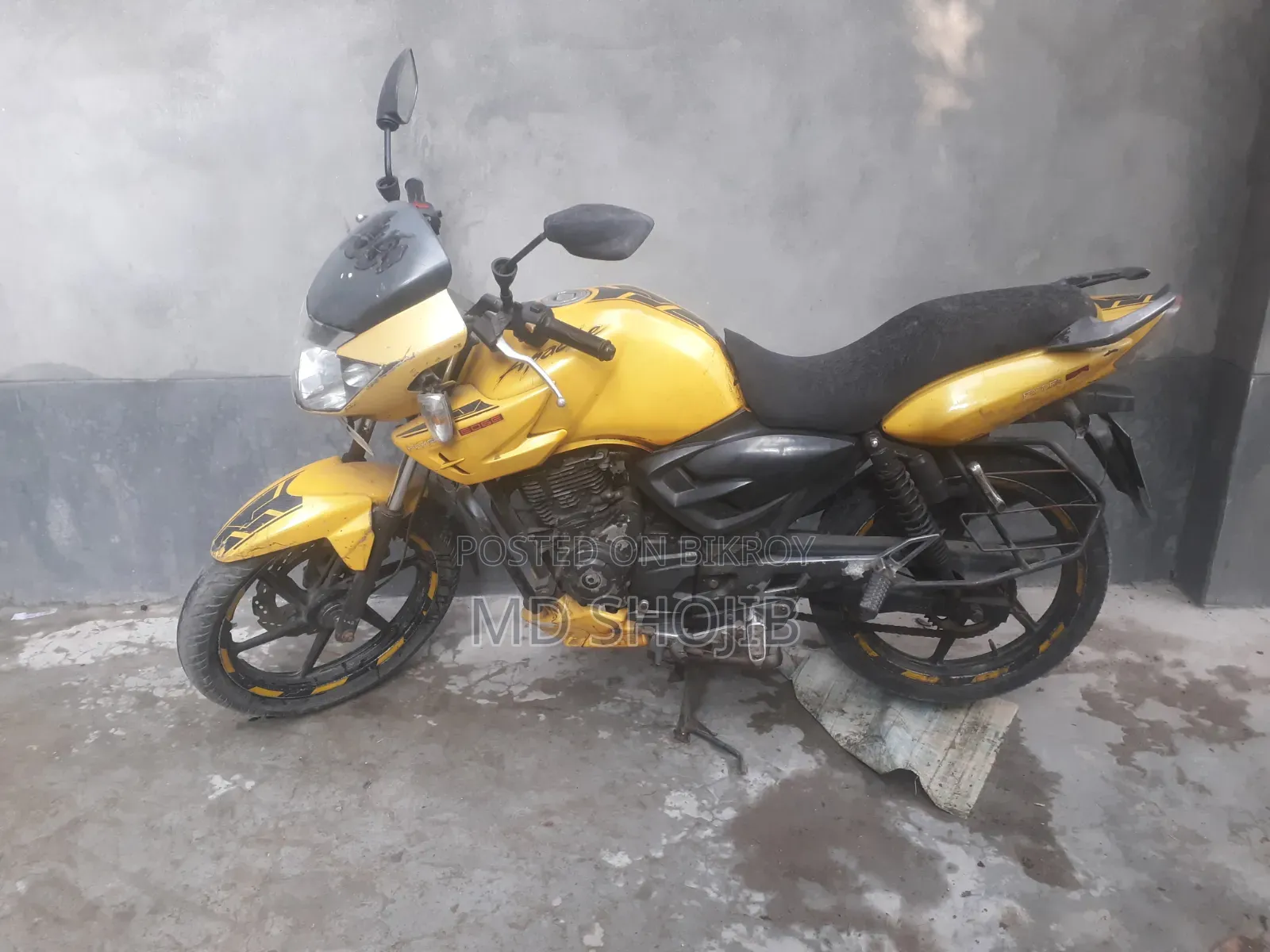 TVS Apache 180 RTR 2013 Yellow