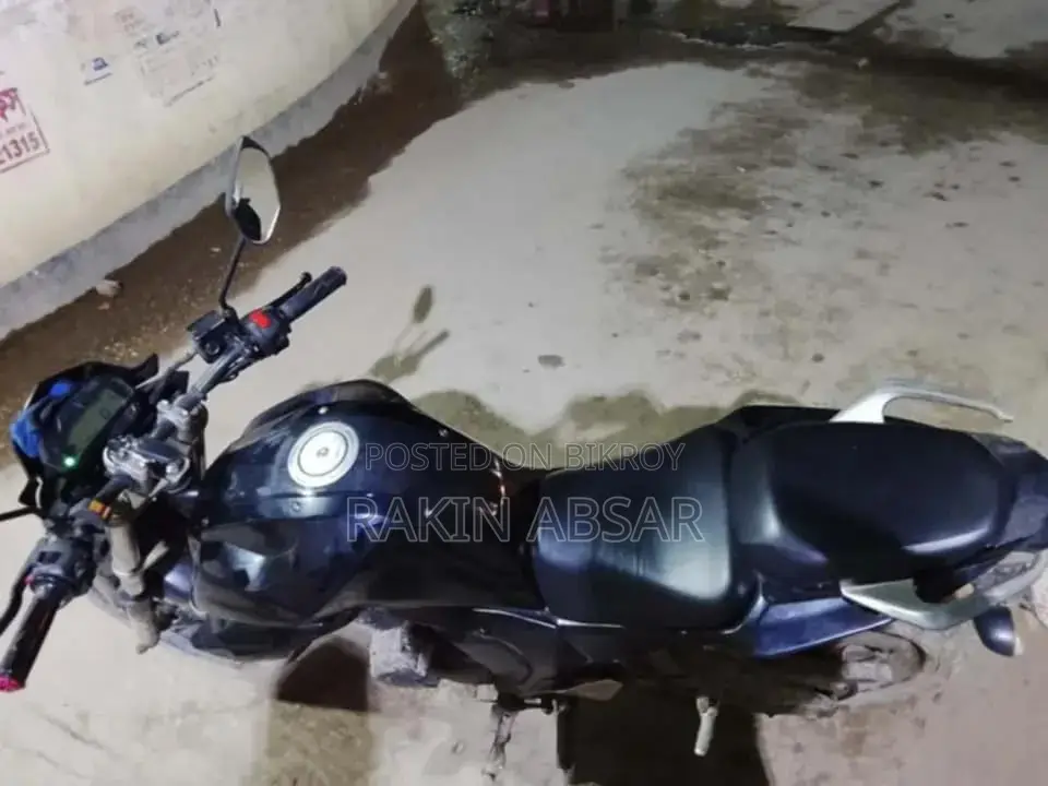 ইয়ামাহা এফজেডএস ভি২ ২০১৭ কালো