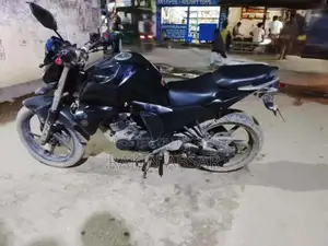 ইয়ামাহা এফজেডএস ভি২ ২০১৭ কালো