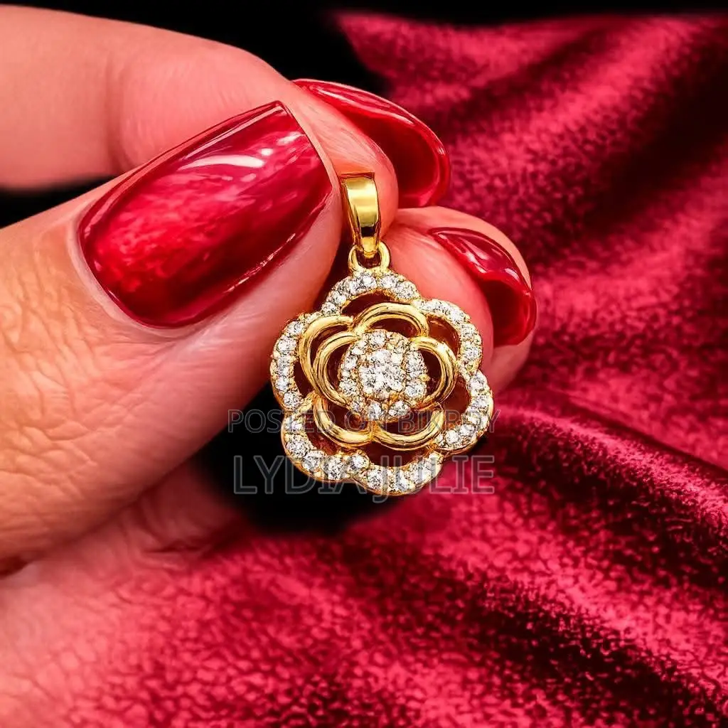 স্বর্ণের চেইন এবং গহনা